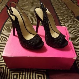 Shoedazzle black heels